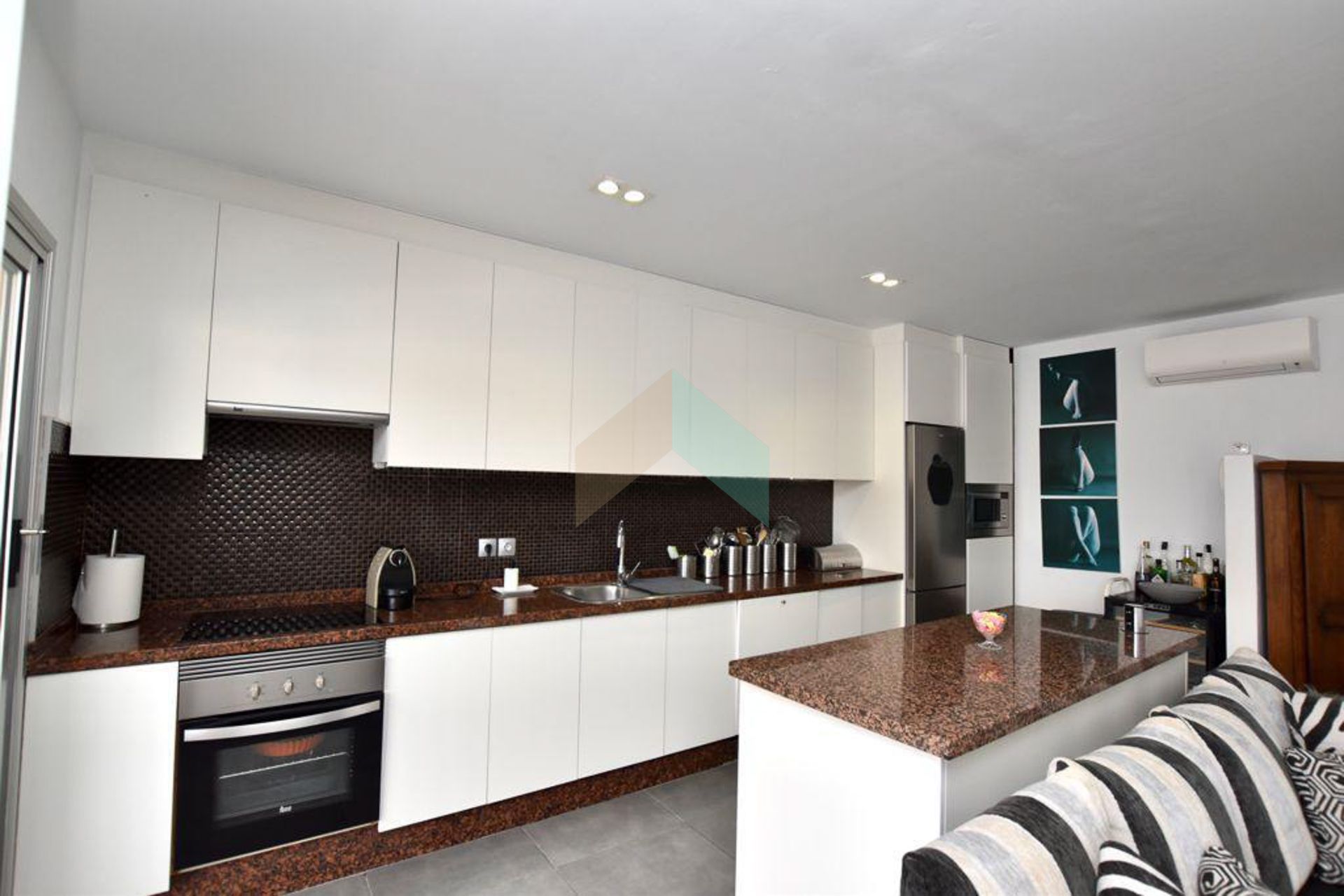 Spacious Apartment in Alcalá – 3 Bedrooms Near the Beach