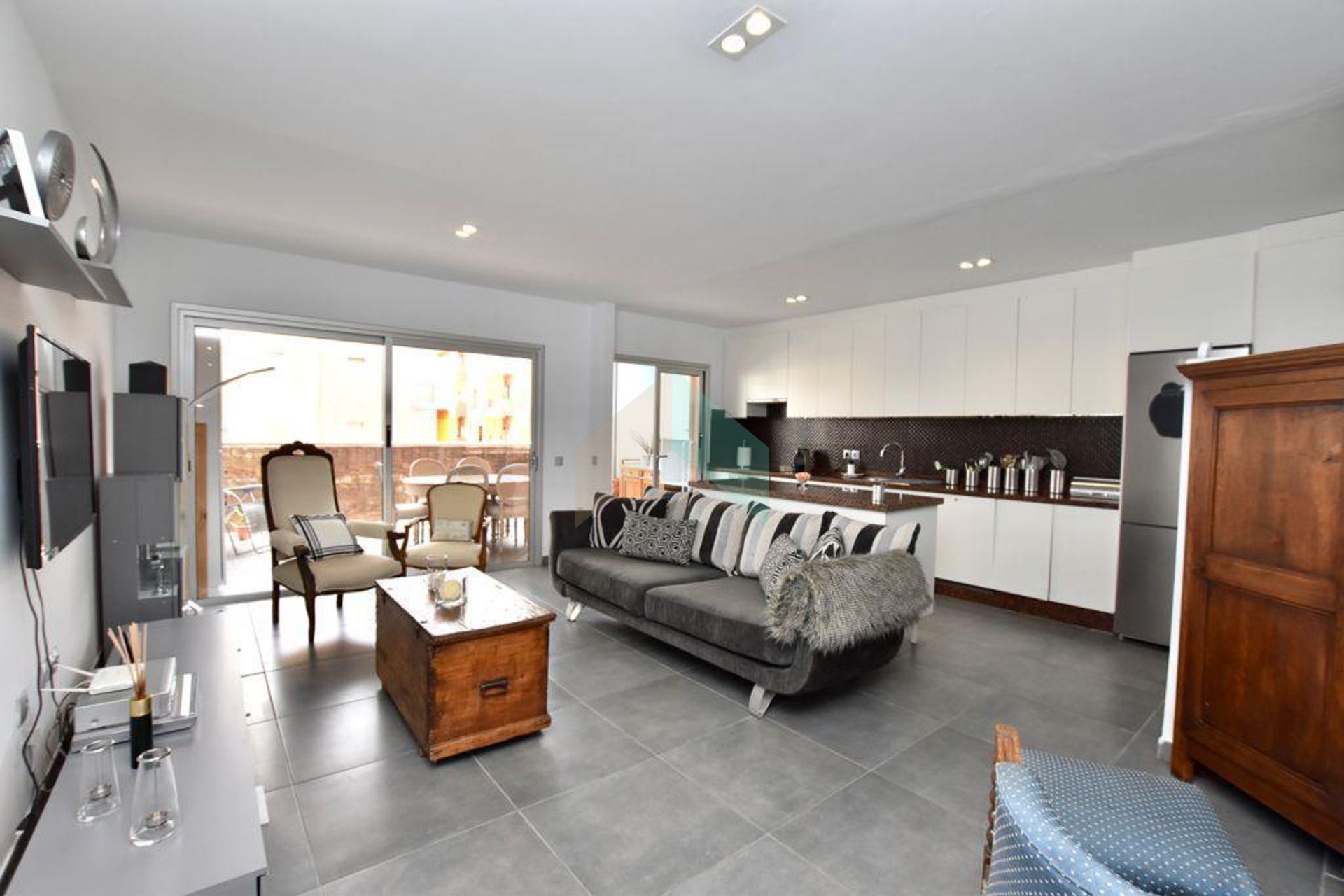 Spacious Apartment in Alcalá – 3 Bedrooms Near the Beach