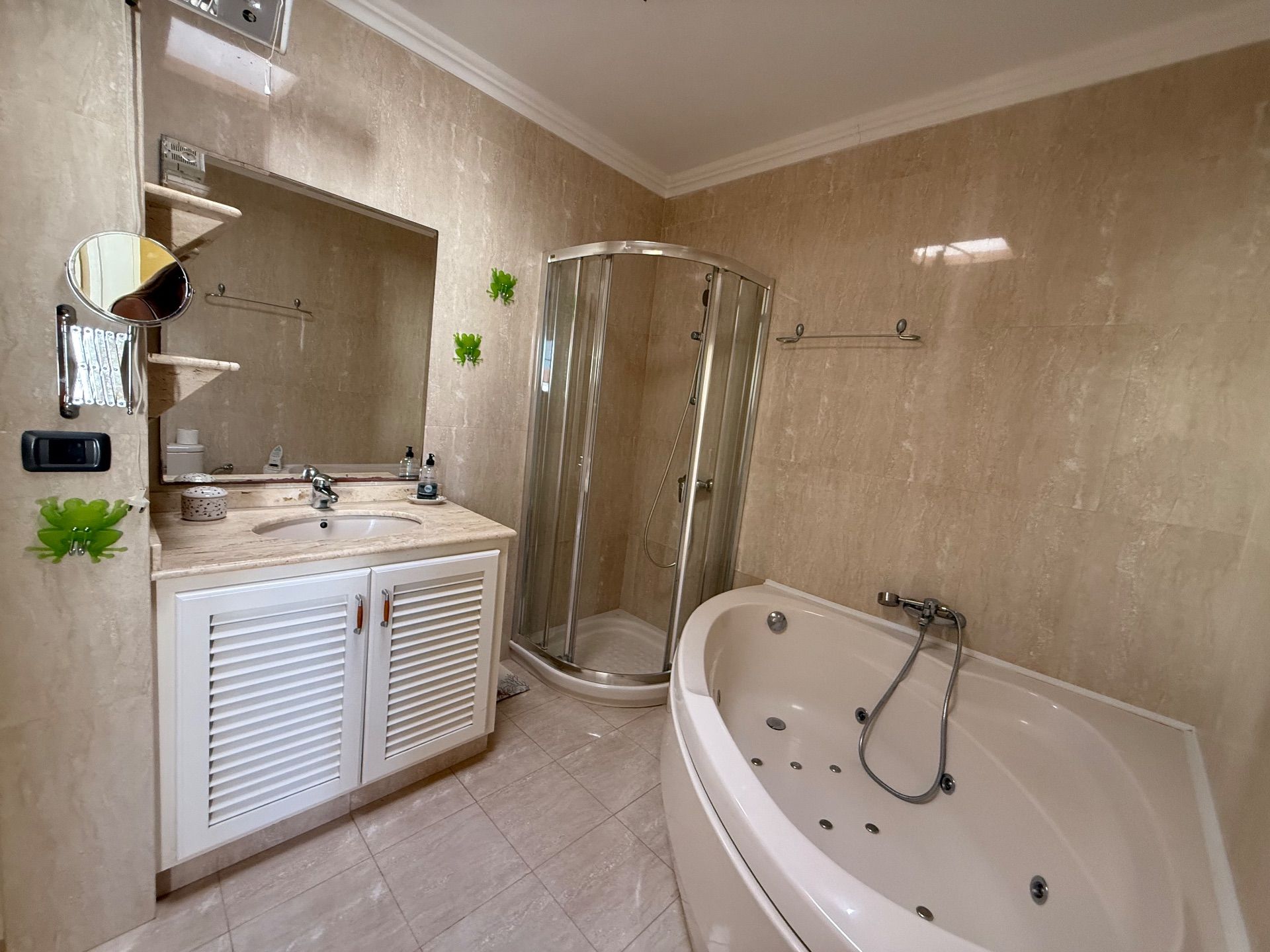 3 Habitaciones – Chalet – Abades